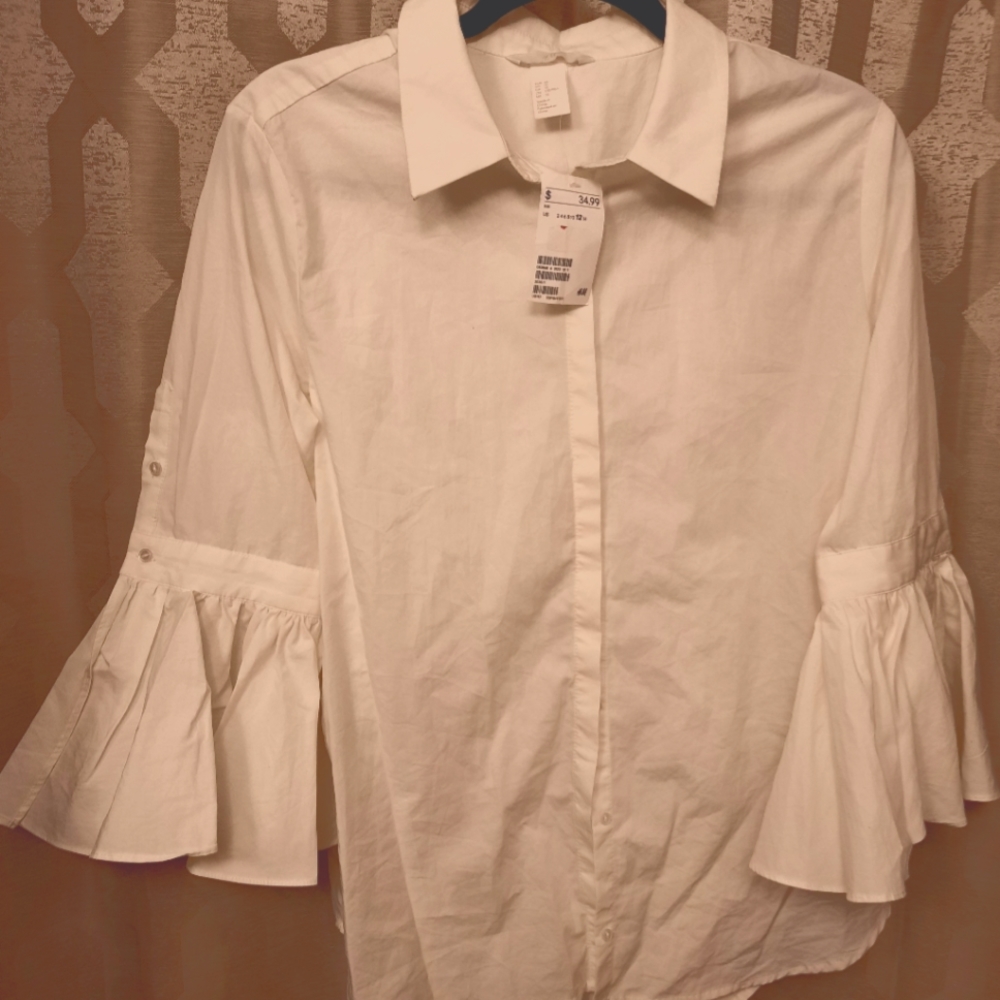 Brand new with tags H&M button down shirt w/ flared buttoned 3/4 sleeves